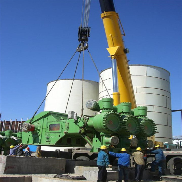 总口管理区吊装起重机械