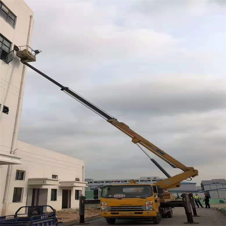 总口管理区哪里有小型吊车出租的